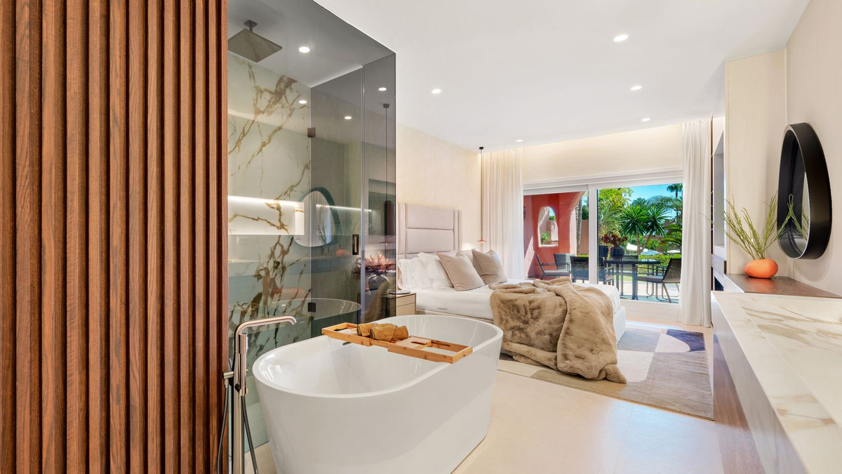 3 Bed Apartment for sale in New Golden Mile Costa Del Sol, Málaga, Spain
