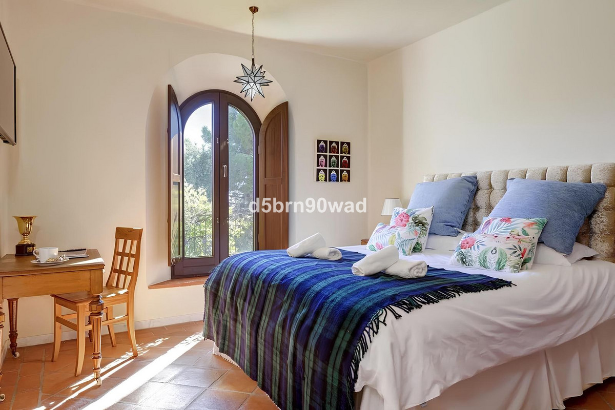Se vende Villa - Chalet de 4 dormitorios en Costa Del Sol, Málaga, España