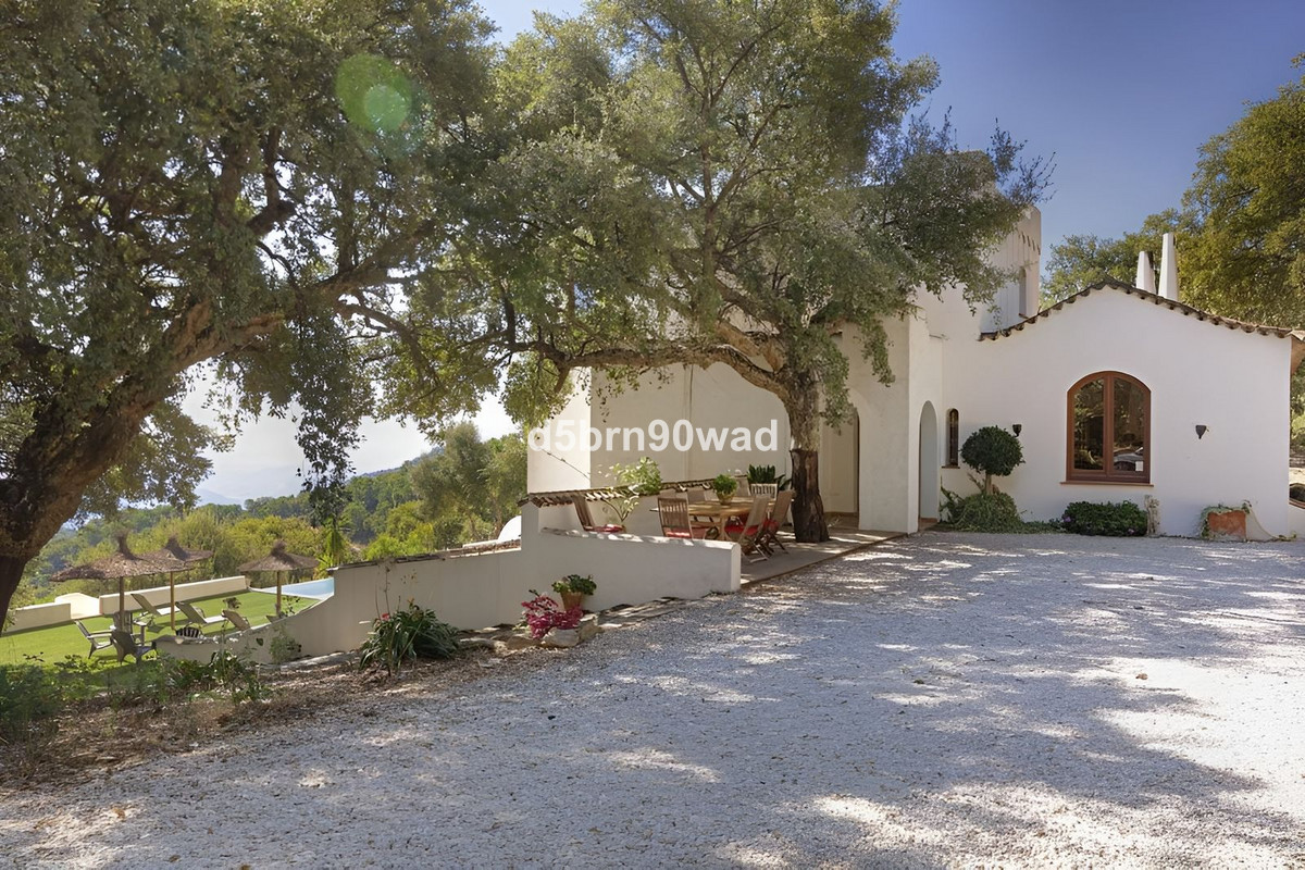 Se vende Villa - Chalet de 4 dormitorios en Costa Del Sol, Málaga, España