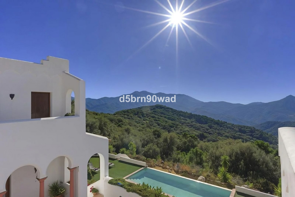 Se vende Villa - Chalet de 4 dormitorios en Costa Del Sol, Málaga, España