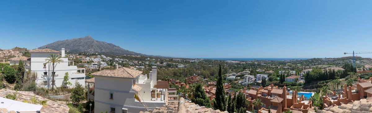 3 Bed Apartment for sale in Nueva Andalucía Costa Del Sol, Málaga, Spain