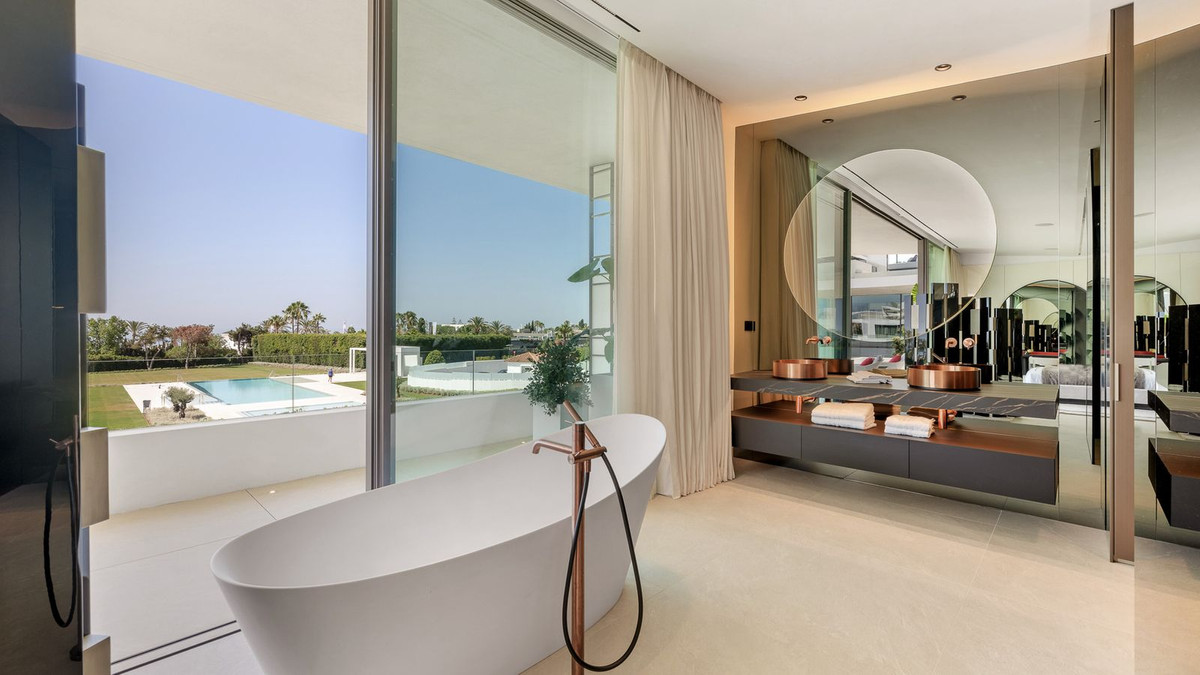 Se vende Pareada de 4 dormitorios en Costa Del Sol, Málaga, España