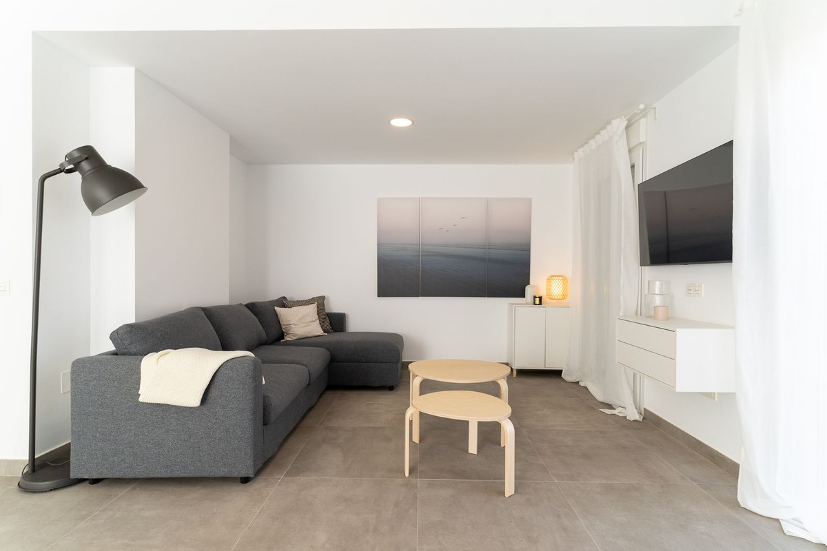 Se vende Edificio residencial de 17 dormitorios en Costa Del Sol, Málaga, España