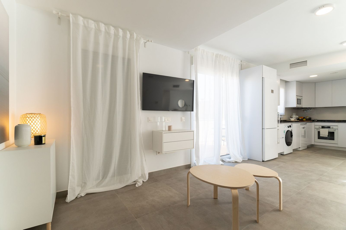 Se vende Edificio residencial de 17 dormitorios en Costa Del Sol, Málaga, España