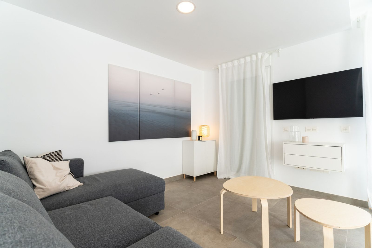 Se vende Edificio residencial de 17 dormitorios en Costa Del Sol, Málaga, España