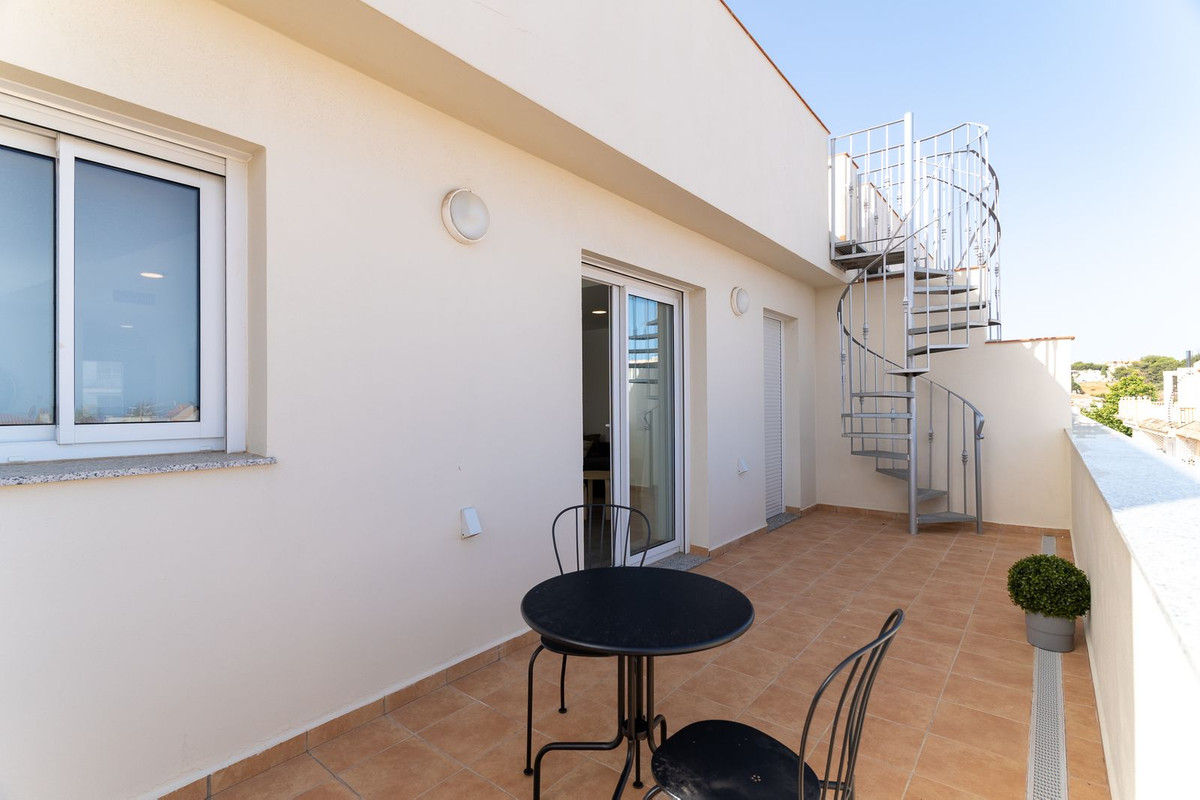 Se vende Edificio residencial de 17 dormitorios en Costa Del Sol, Málaga, España