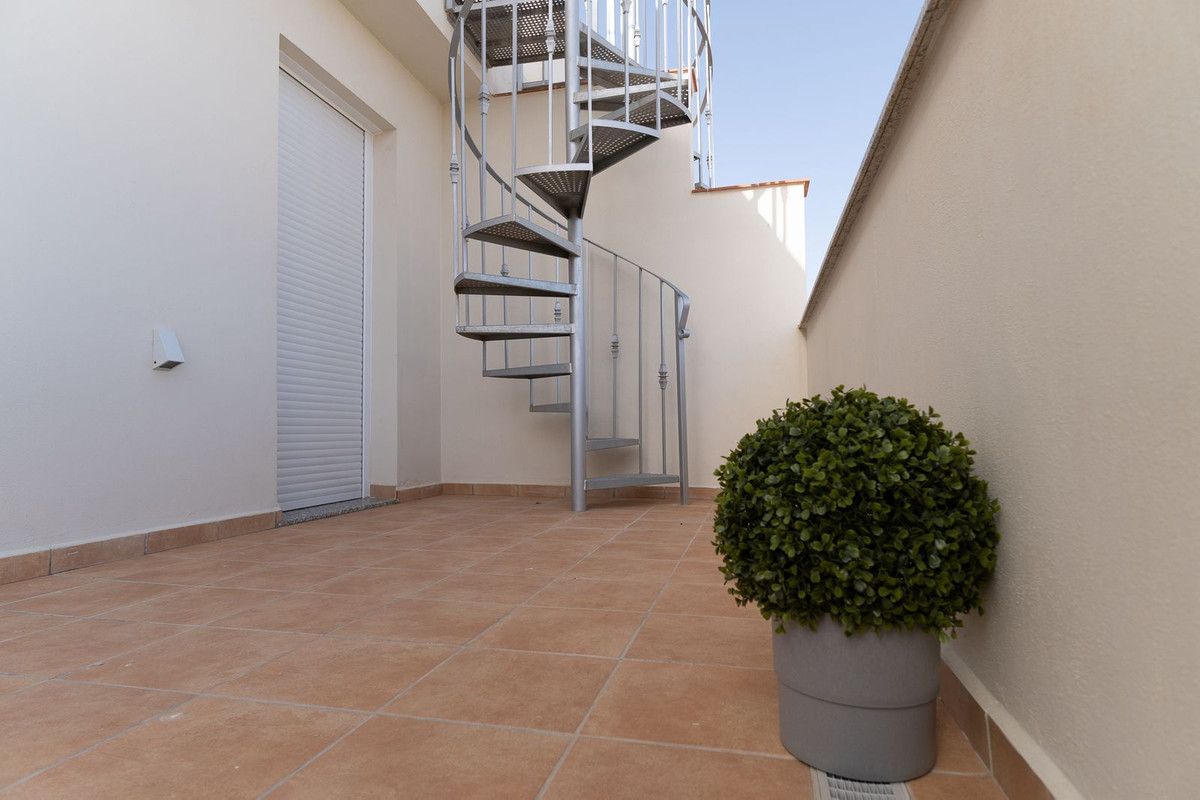 Se vende Edificio residencial de 17 dormitorios en Costa Del Sol, Málaga, España