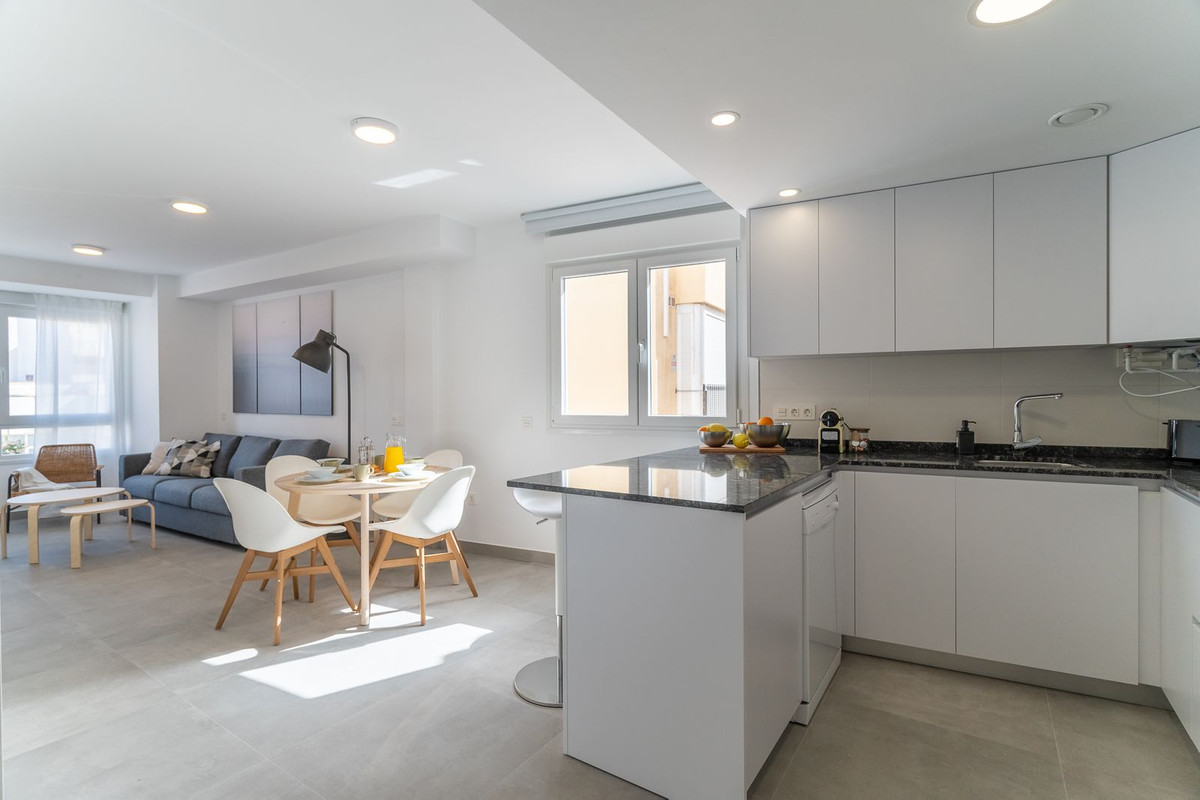 Se vende Edificio residencial de 17 dormitorios en Costa Del Sol, Málaga, España
