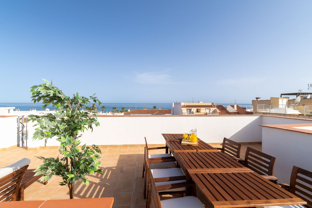 Se vende Edificio residencial de 17 dormitorios en Costa Del Sol, Málaga, España