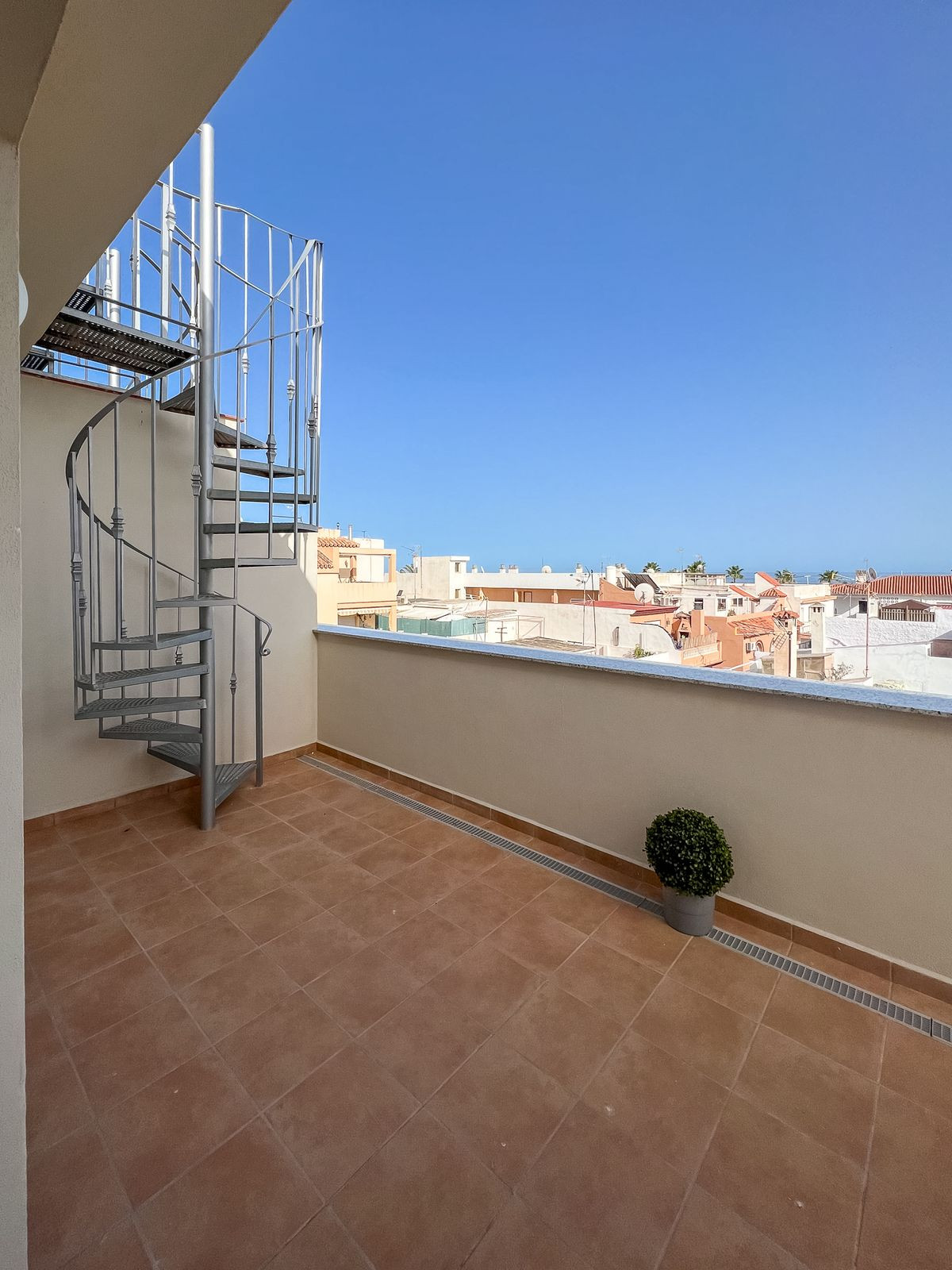 Se vende Edificio residencial de 17 dormitorios en Costa Del Sol, Málaga, España