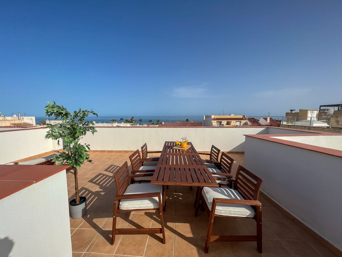 Se vende Edificio residencial de 17 dormitorios en Costa Del Sol, Málaga, España