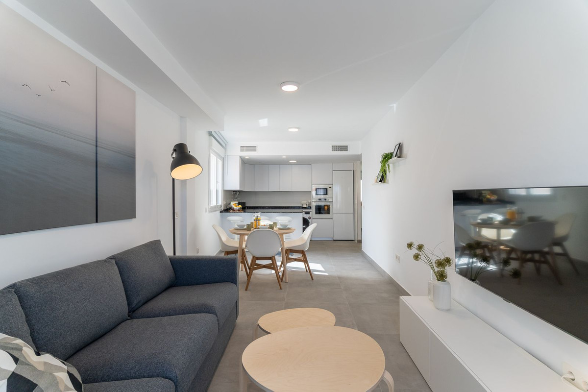 Se vende Edificio residencial de 17 dormitorios en Costa Del Sol, Málaga, España