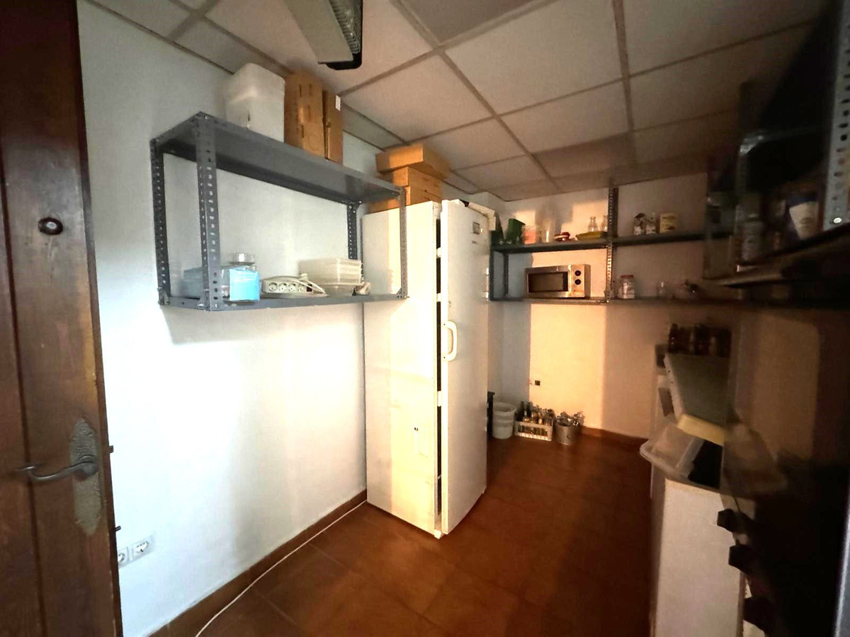 Se vende Negocio de 6 dormitorios en Costa Del Sol, Málaga, España