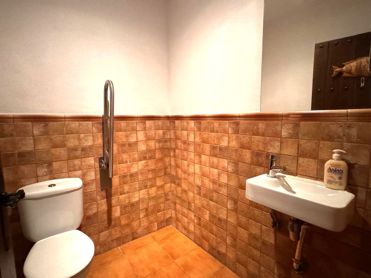 Se vende Negocio de 6 dormitorios en Costa Del Sol, Málaga, España