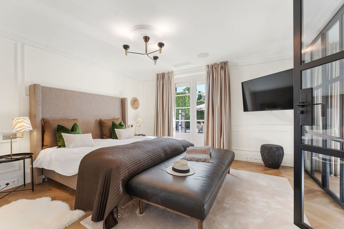 Se vende Villa - Chalet de 6 dormitorios en Costa Del Sol, Málaga, España