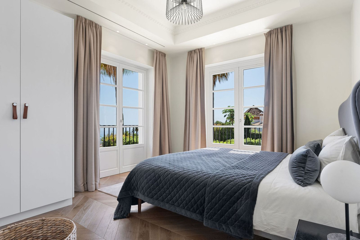 Se vende Villa - Chalet de 6 dormitorios en Costa Del Sol, Málaga, España