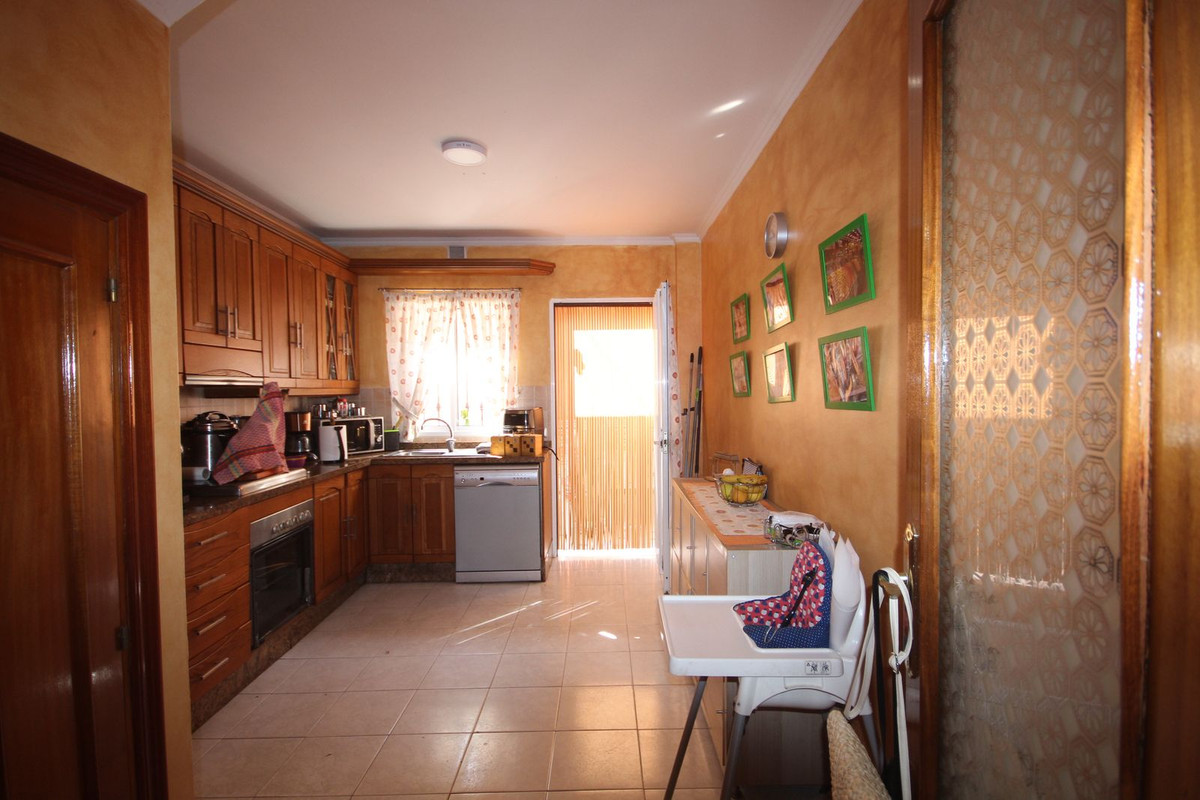 6 Bed Townhouse for sale in La Cala De Mijas Costa Del Sol, Málaga, Spain