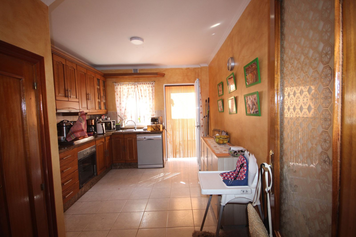 6 Bed Townhouse for sale in La Cala De Mijas Costa Del Sol, Málaga, Spain