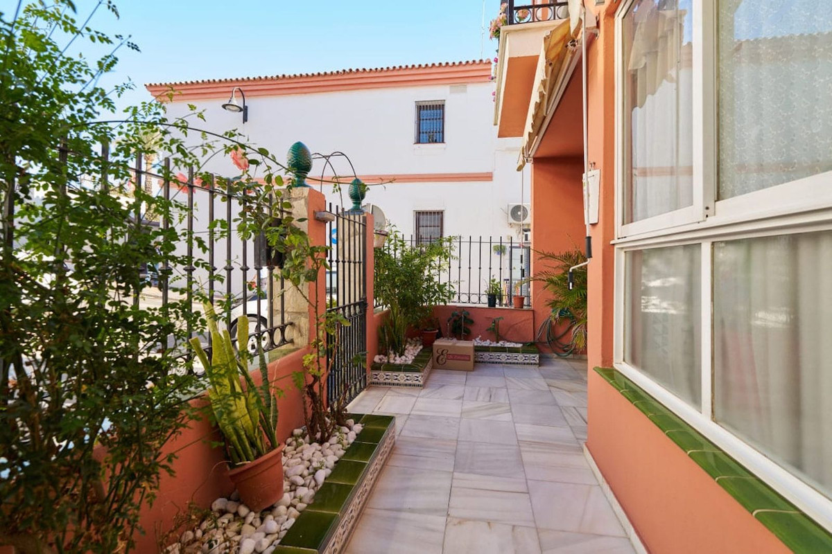 6 Bed Townhouse for sale in La Cala De Mijas Costa Del Sol, Málaga, Spain