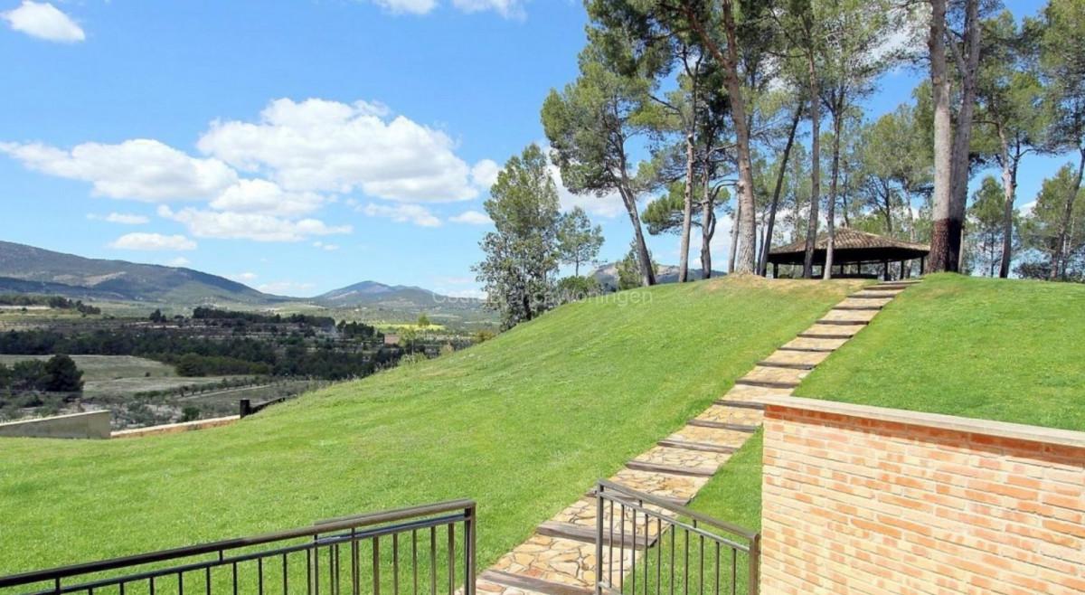 6 Bed Townhouse for sale in Penaguila Costa Blanca, Alicante, Spain