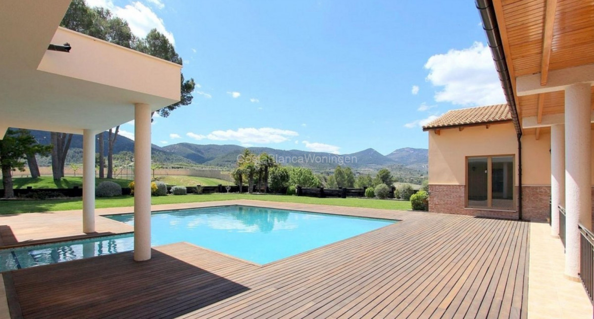 6 Bed Townhouse for sale in Penaguila Costa Blanca, Alicante, Spain