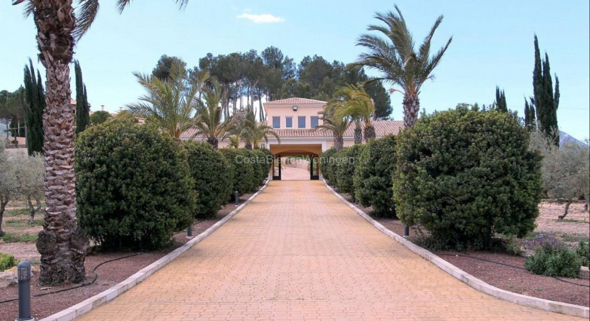 6 Bed Townhouse for sale in Penaguila Costa Blanca, Alicante, Spain
