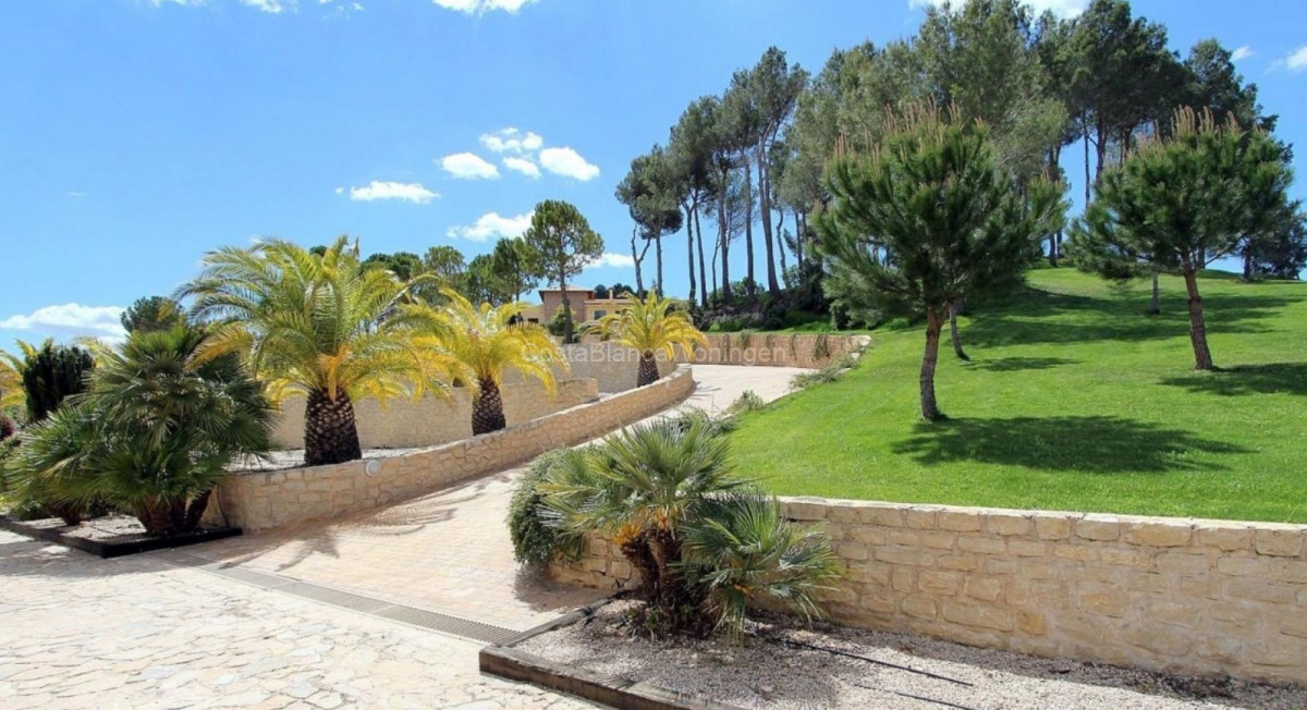 6 Bed Townhouse for sale in Penaguila Costa Blanca, Alicante, Spain