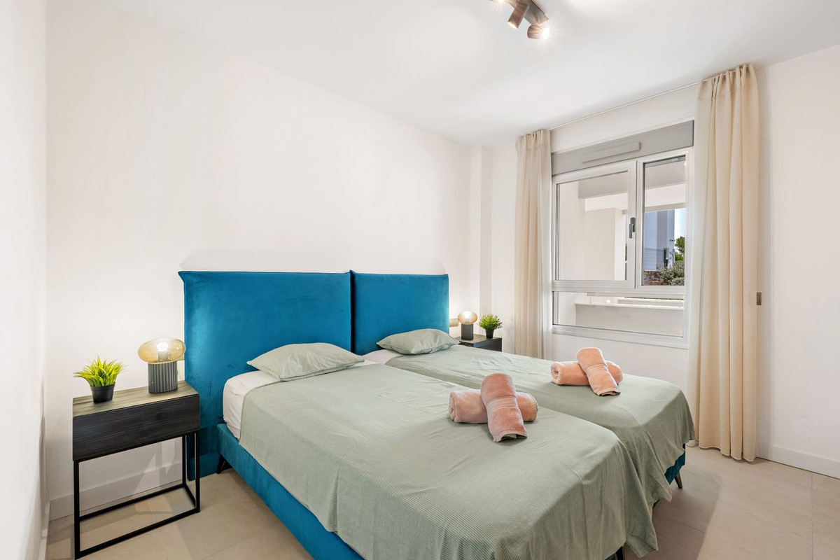 Se vende Apartamento Planta Media de 2 dormitorios en Costa Del Sol, Málaga, España
