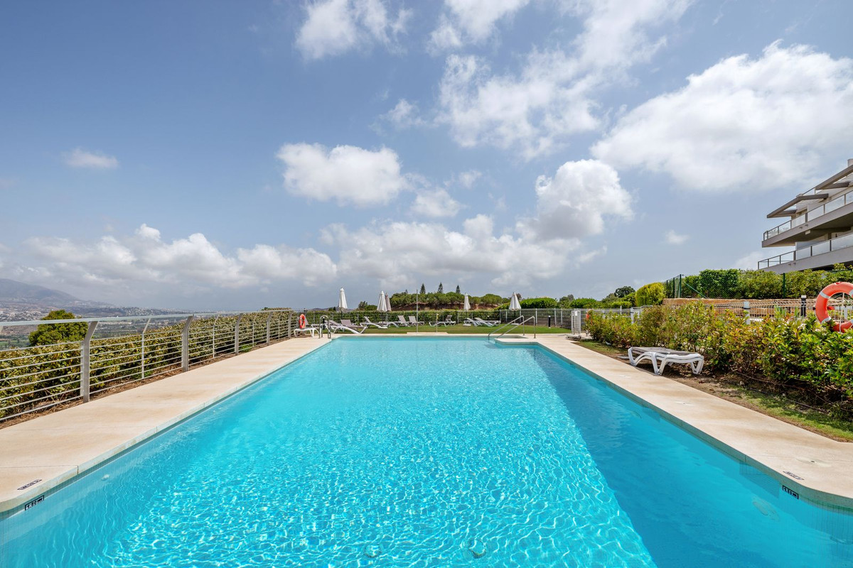 Se vende Apartamento Planta Media de 2 dormitorios en Costa Del Sol, Málaga, España