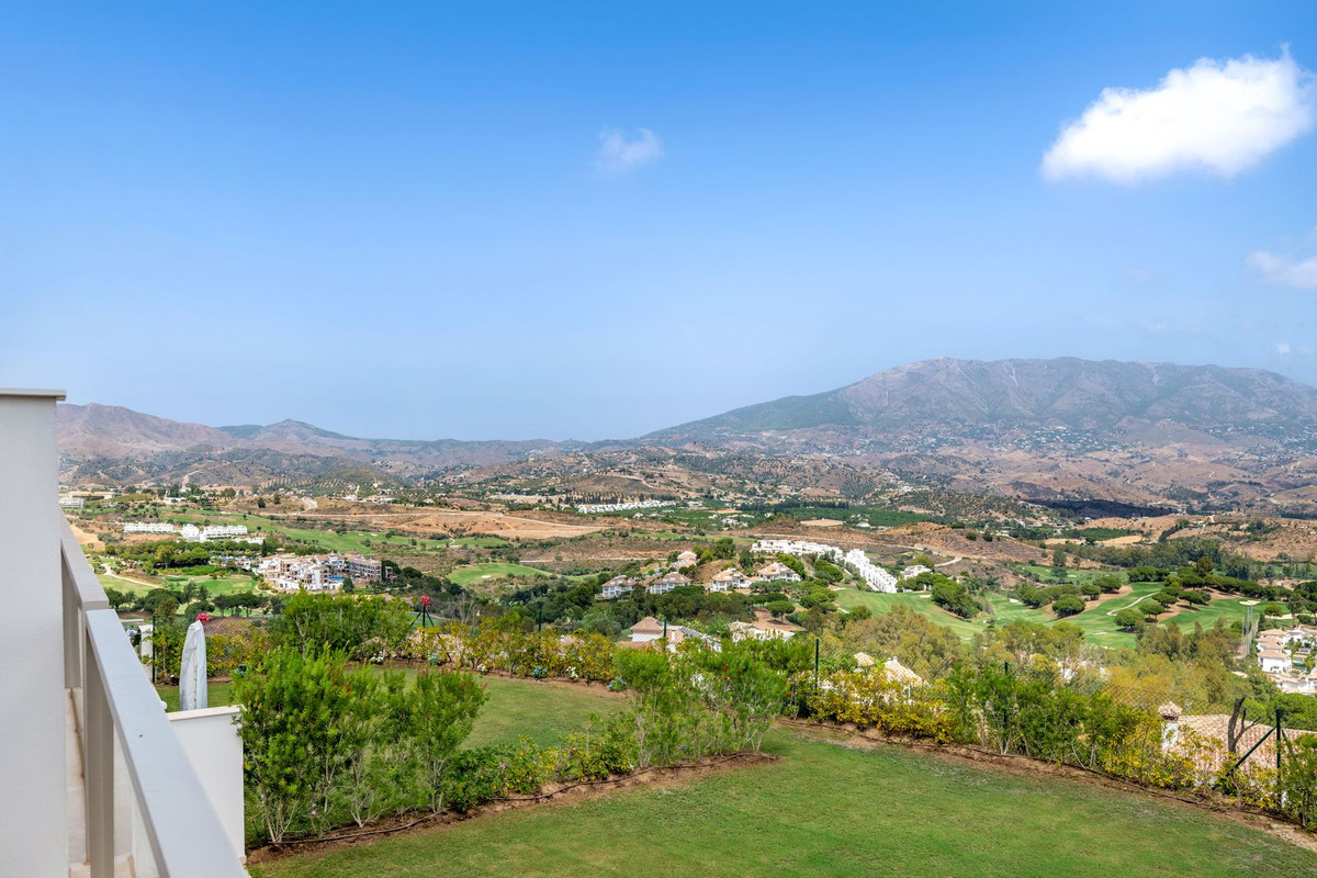 Se vende Apartamento Planta Media de 2 dormitorios en Costa Del Sol, Málaga, España