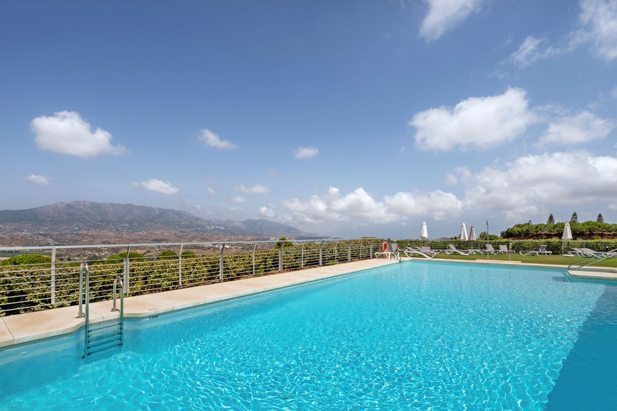 Se vende Apartamento Planta Media de 2 dormitorios en Costa Del Sol, Málaga, España