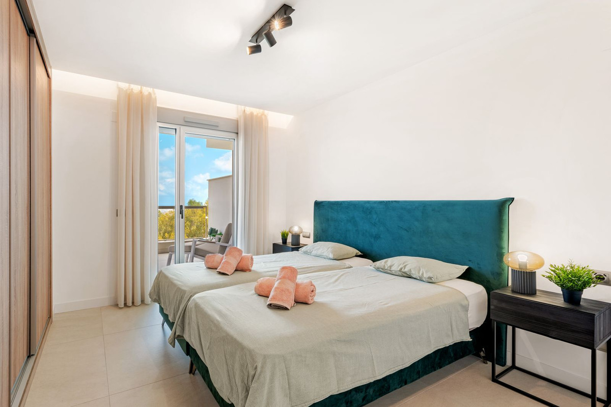 Se vende Apartamento Planta Media de 2 dormitorios en Costa Del Sol, Málaga, España
