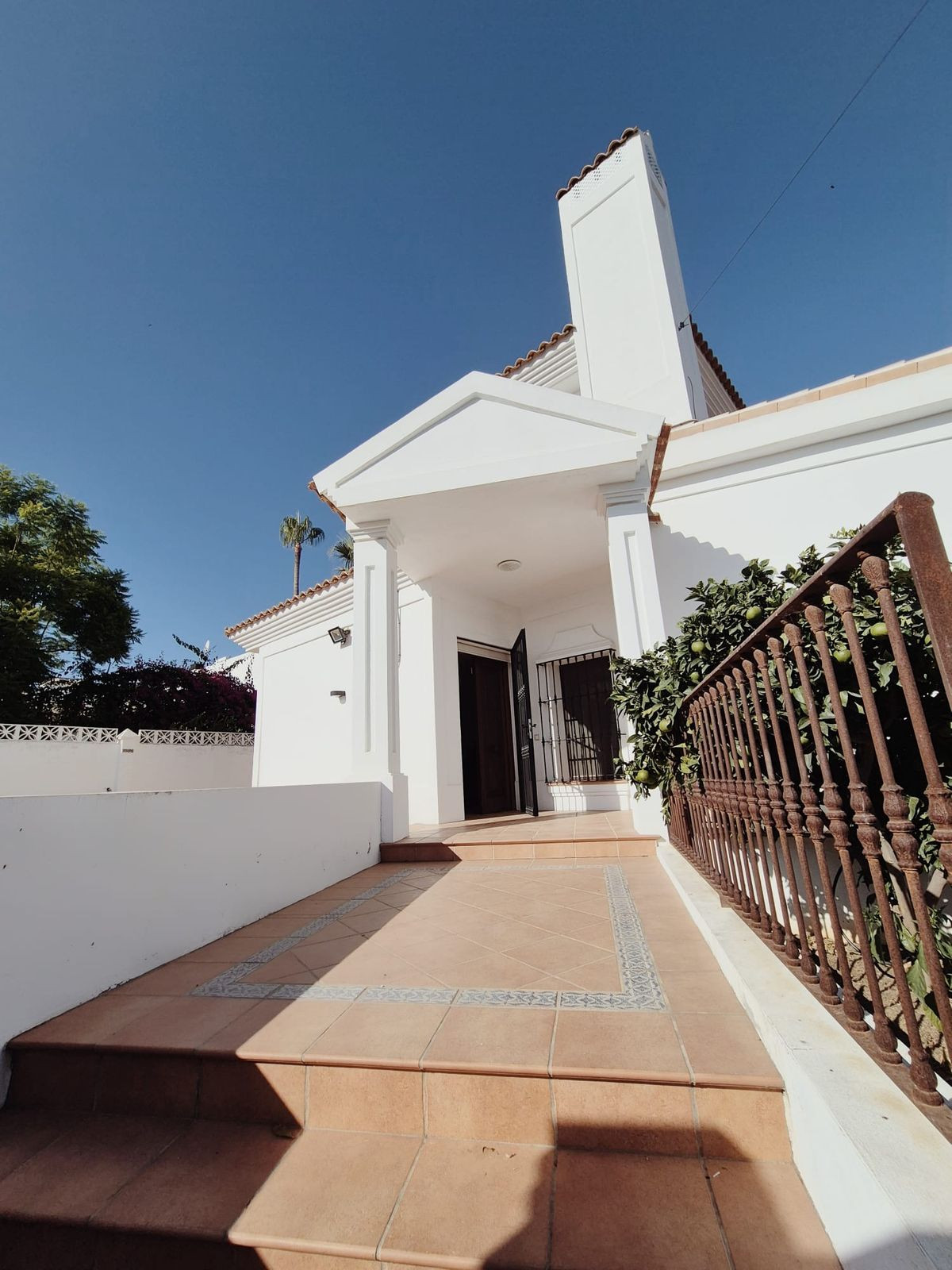 5 Bed Townhouse for sale in San Pedro De Alcántara Costa Del Sol, Málaga, Spain