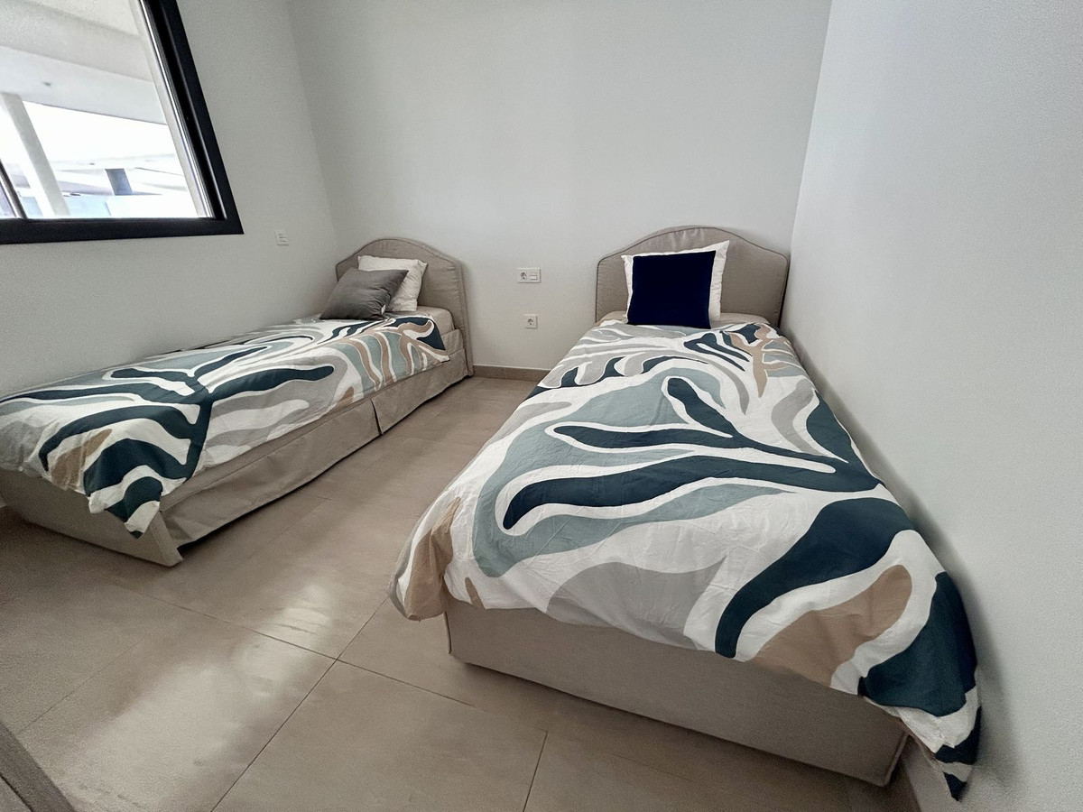 2 Bed Apartment for sale in Fuengirola Costa Del Sol, Málaga, Spain