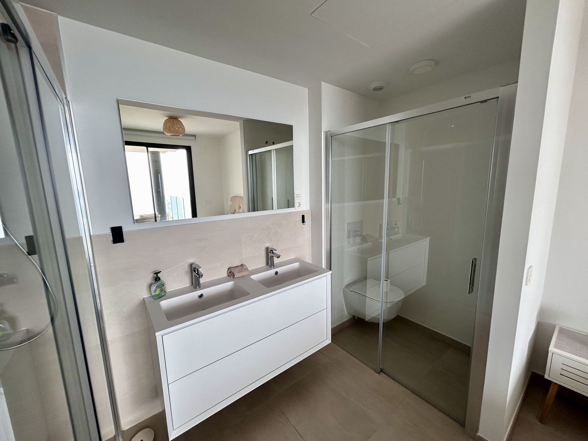 2 Bed Apartment for sale in Fuengirola Costa Del Sol, Málaga, Spain