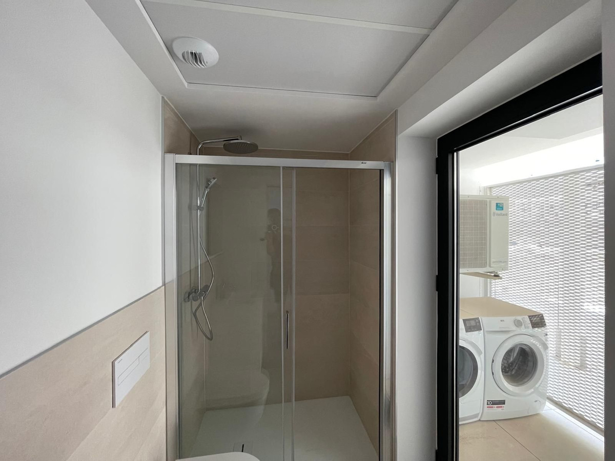 2 Bed Apartment for sale in Fuengirola Costa Del Sol, Málaga, Spain