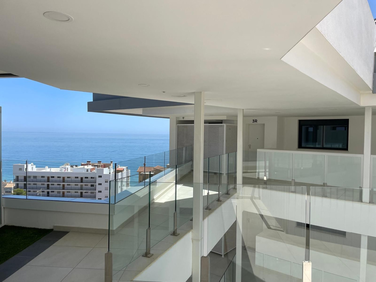 2 Bed Apartment for sale in Fuengirola Costa Del Sol, Málaga, Spain