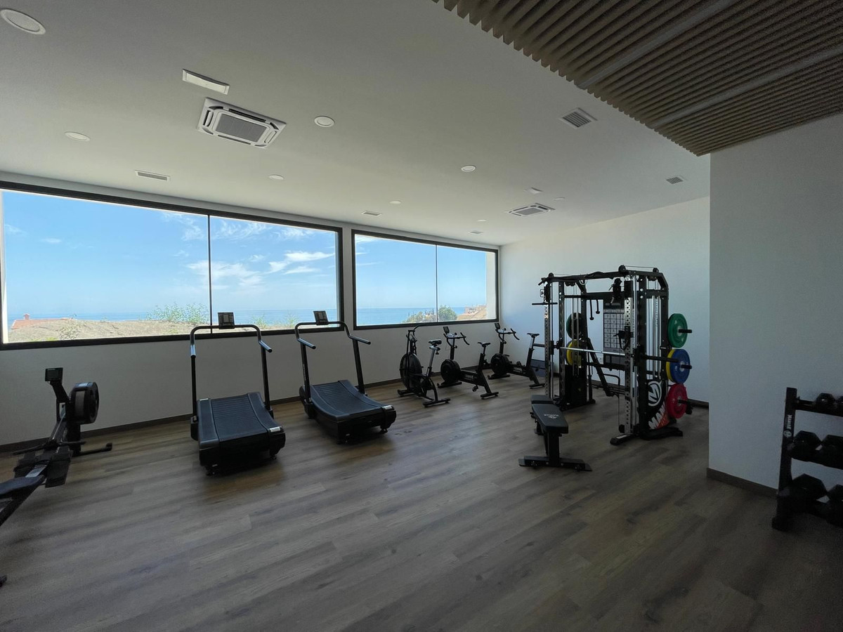 2 Bed Apartment for sale in Fuengirola Costa Del Sol, Málaga, Spain