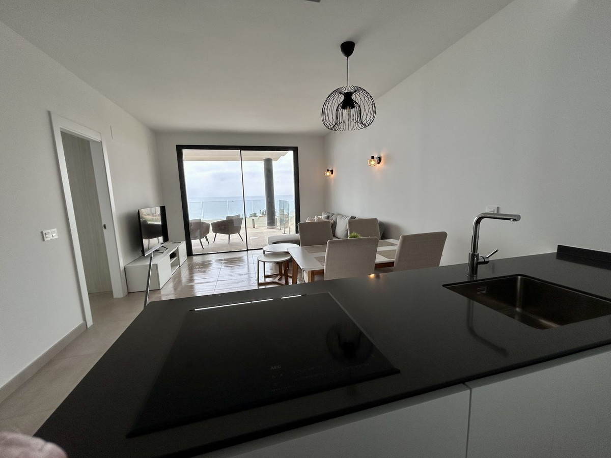 2 Bed Apartment for sale in Fuengirola Costa Del Sol, Málaga, Spain