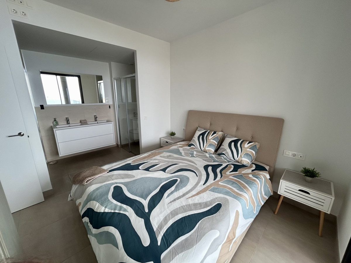 2 Bed Apartment for sale in Fuengirola Costa Del Sol, Málaga, Spain