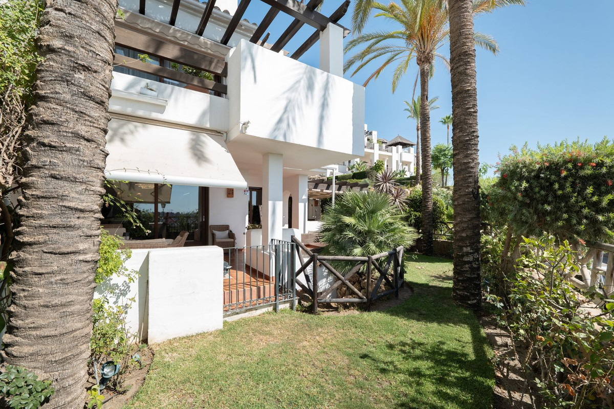 4 Bed Townhouse for sale in Benahavís Costa Del Sol, Málaga, Spain