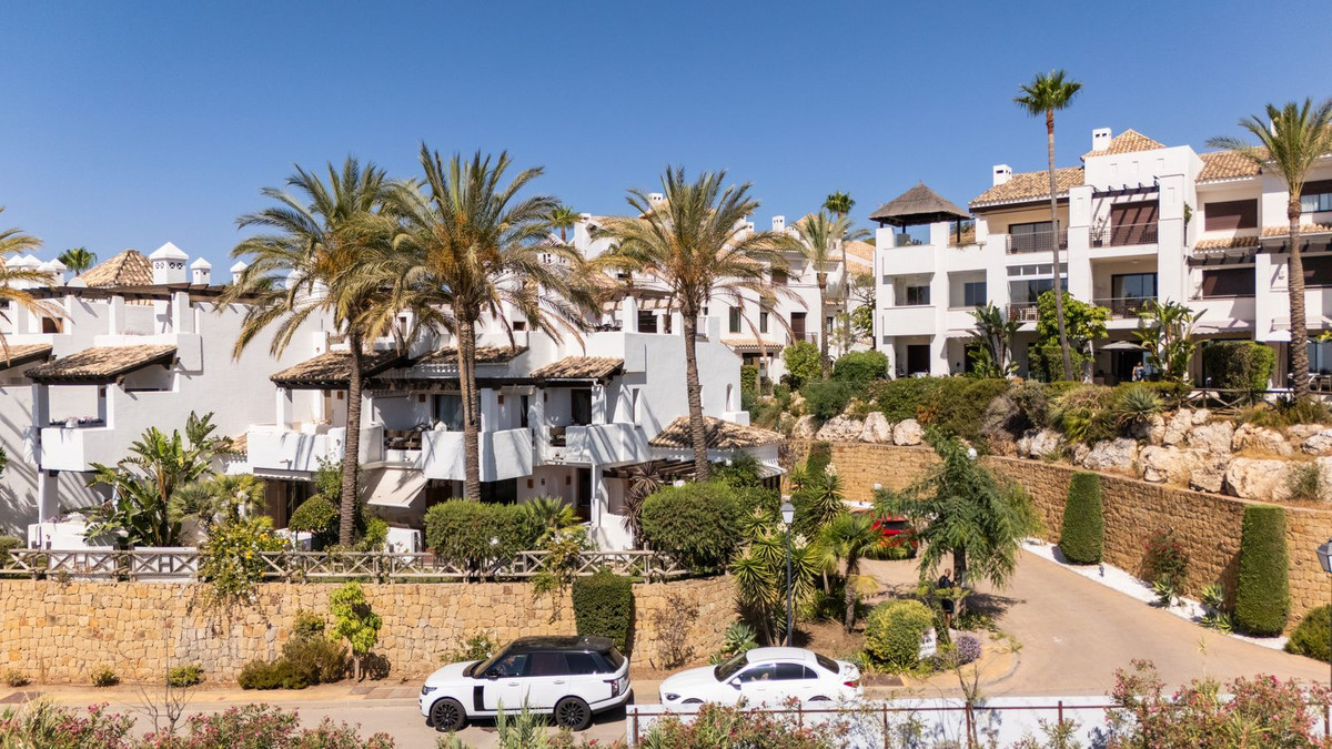 4 Bed Townhouse for sale in Benahavís Costa Del Sol, Málaga, Spain