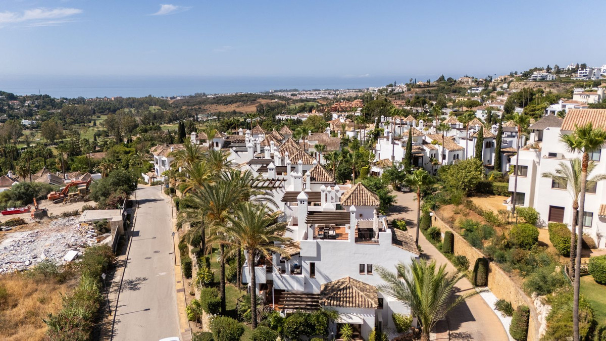 4 Bed Townhouse for sale in Benahavís Costa Del Sol, Málaga, Spain