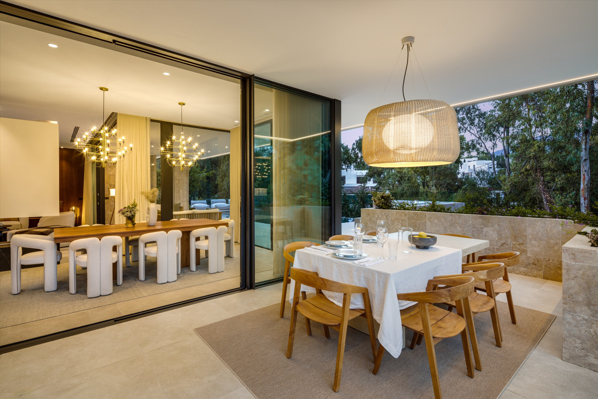 Se vende Villa - Chalet de 5 dormitorios en Costa Del Sol, Málaga, España