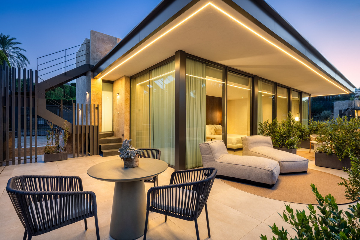 Se vende Villa - Chalet de 5 dormitorios en Costa Del Sol, Málaga, España