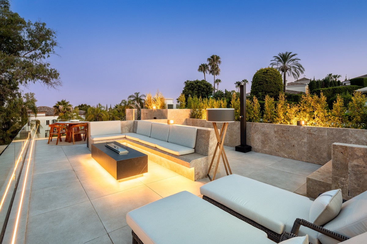 Se vende Villa - Chalet de 5 dormitorios en Costa Del Sol, Málaga, España