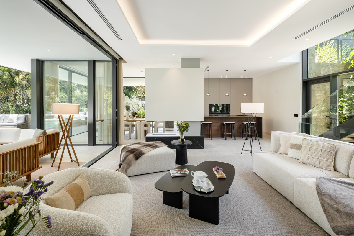 Se vende Villa - Chalet de 5 dormitorios en Costa Del Sol, Málaga, España