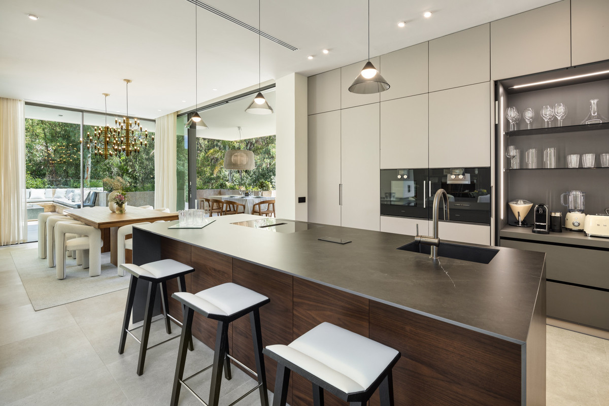 Se vende Villa - Chalet de 5 dormitorios en Costa Del Sol, Málaga, España