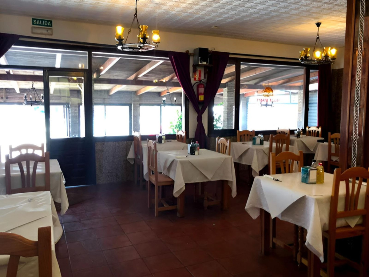 6 Bed Commercial unit for sale in El Rosario Costa Del Sol, Málaga, Spain