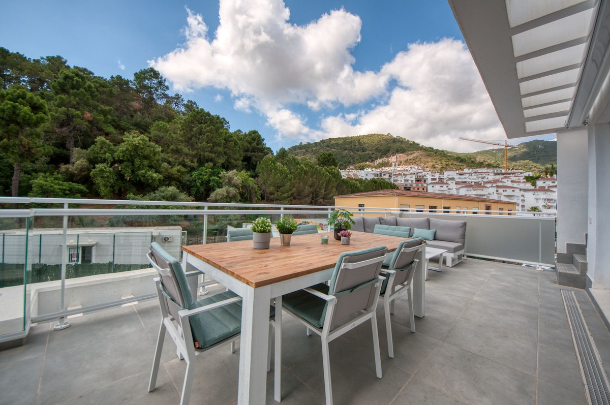 3 Bed Apartment for sale in Benahavís Costa Del Sol, Málaga, Spain